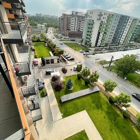 Apartmán Modern 1-bed & Living Flat With Balcony, Parking Kluž